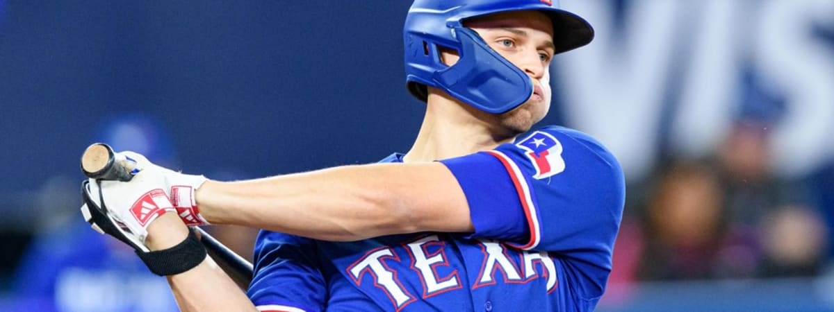 Nathaniel Lowe and Mitch Garver's three-run blasts helps Rangers top Blue  Jays 10-0