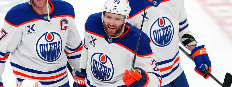 NHL DFS Picks: DraftKings Top Plays and Strategy for Thursday's Playoff Game
