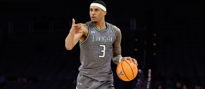 College Basketball Giants Face Major Rebuilding Challenges Ahead