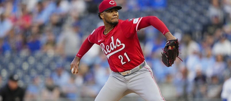 DFS Strategy vs. Standard Fantasy Baseball Leagues