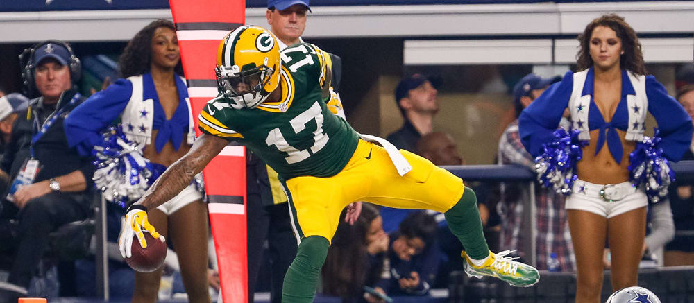Football Draft Kit: Salary Cap League Tips