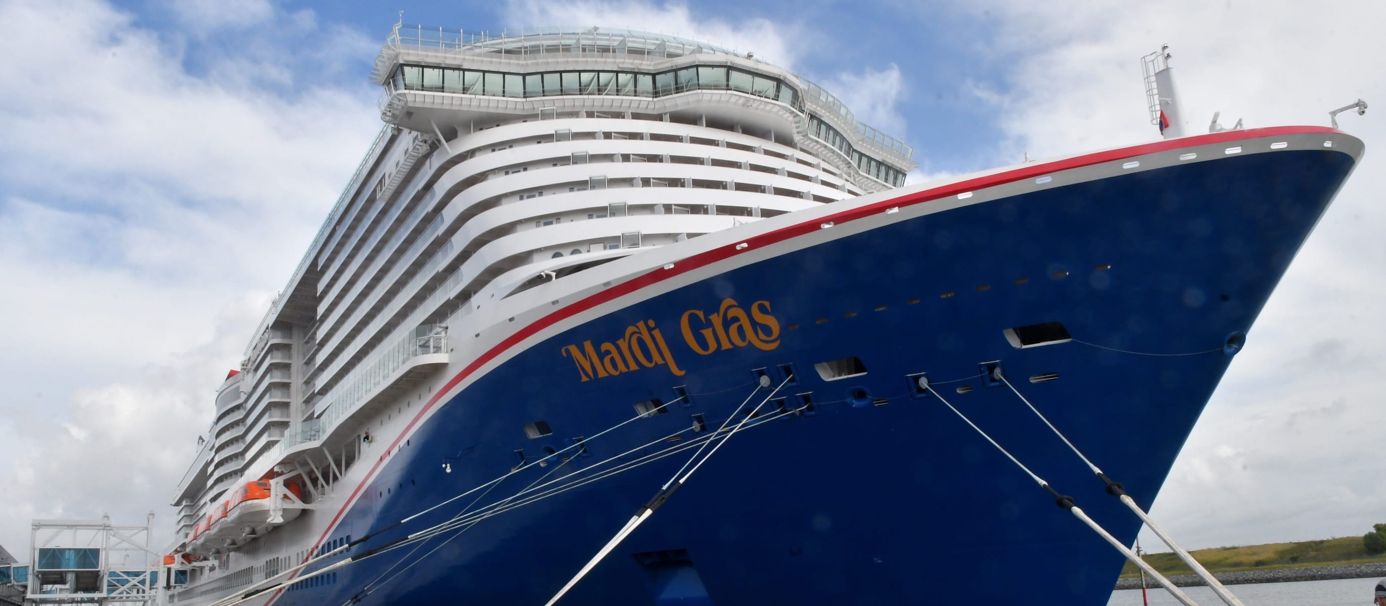 Drafting in Style: The Top 5 Cruise Lines to Sail on Your Ultimate Fantasy Football Voyage