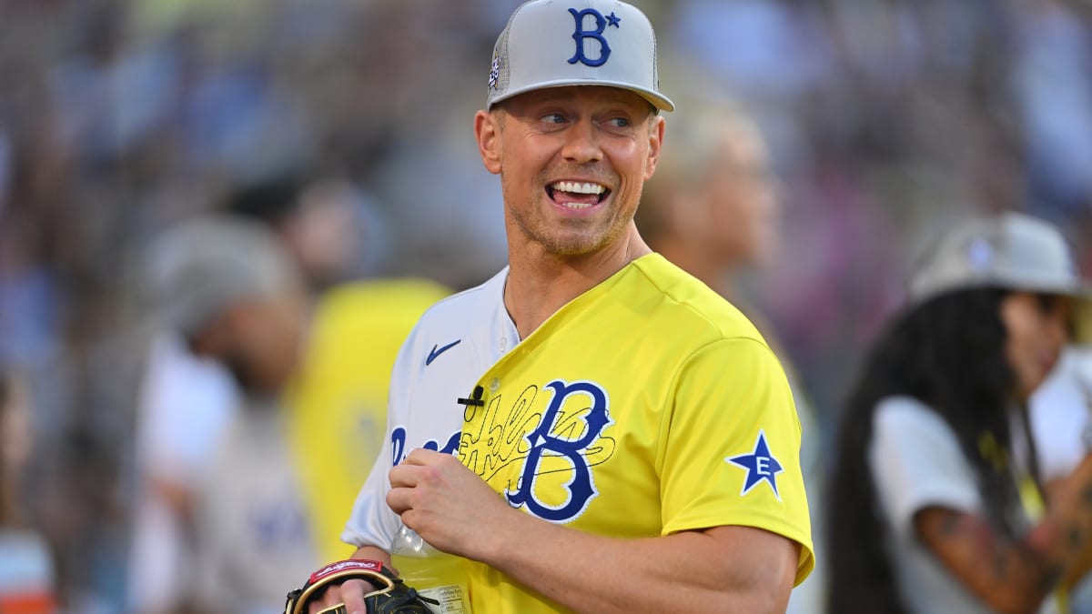 2015 All-Star Legends & Celebrity Softball Game - Sports Illustrated