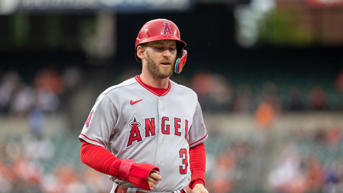 Angels' Taylor Ward bloodied, carted off after taking pitch to face