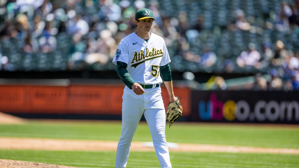 Ramon Laureano, OAK // August 25, 2018 at MIN  Hot baseball players,  Oakland athletics baseball, Baseball guys