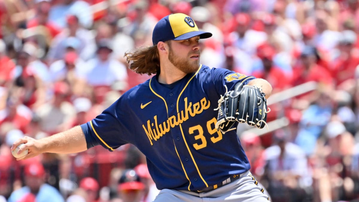 Brewers pitcher calls out front office over Josh Hader trade