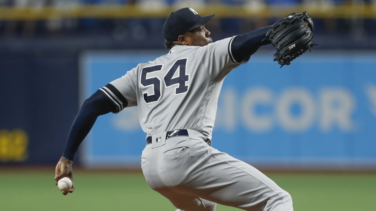 Yankee closer Aroldis Chapman placed on IL with elbow issue