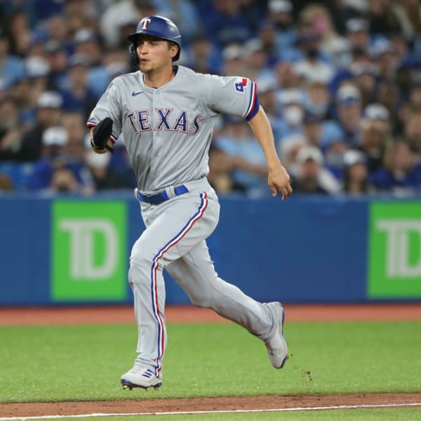 Rangers trade Ricky Vanasco to Dodgers for teenage pitching prospect