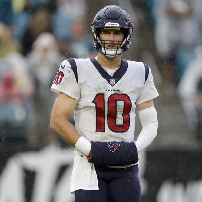 Thursday Night Football DFS Breakdown: Houston vs. Philadelphia