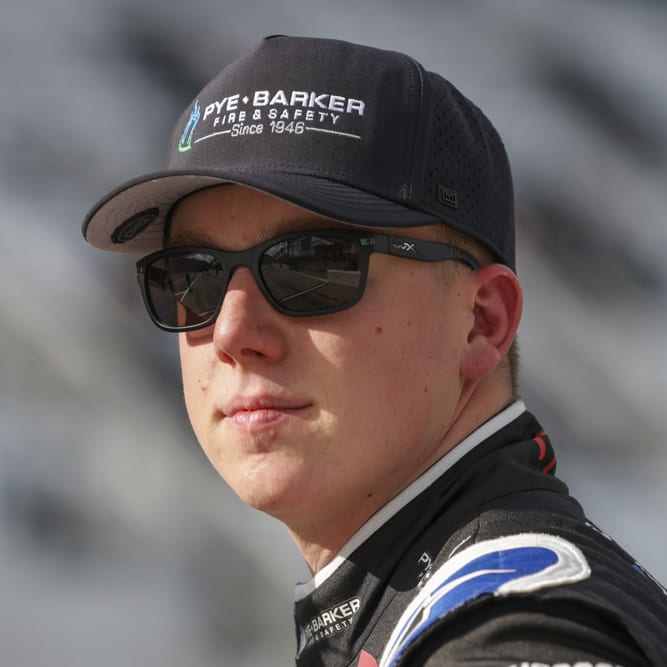DFS NASCAR Trucks: Heart of America 200