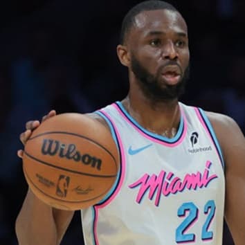 NBA DFS Picks: DraftKings Plays and Strategy for Saturday, January 24