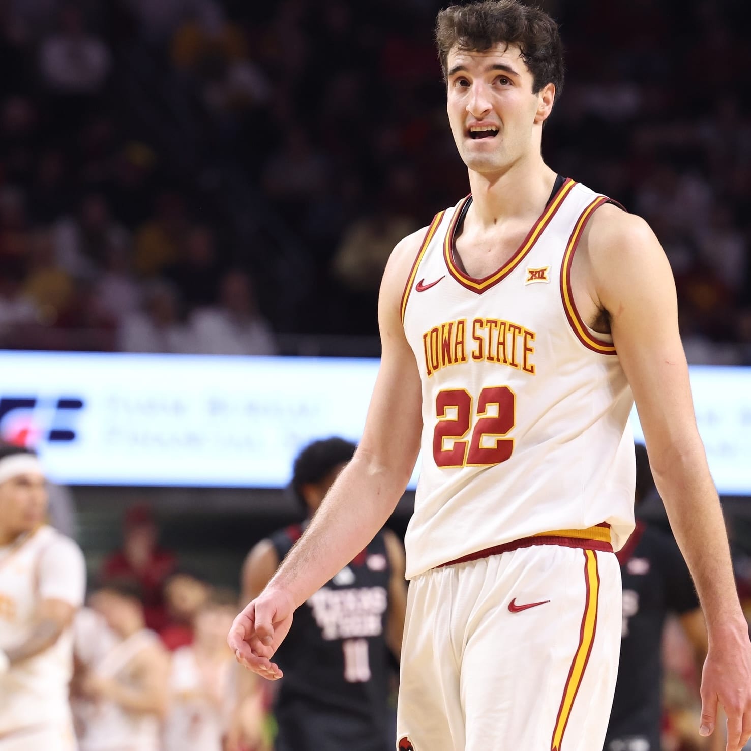 College Basketball DFS: Picks & Preview for Sunday's NCAA Tournament Round of 32