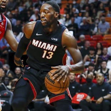 NBA DFS Picks: DraftKings Plays and Strategy for Friday, February 10