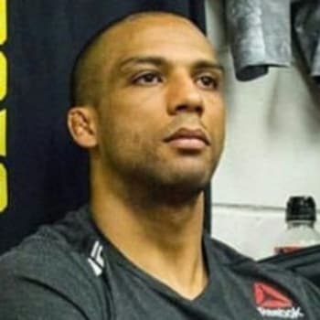 Video Shorts: UFC 262 Underdog Locks! DFS and Sports Betting Tips