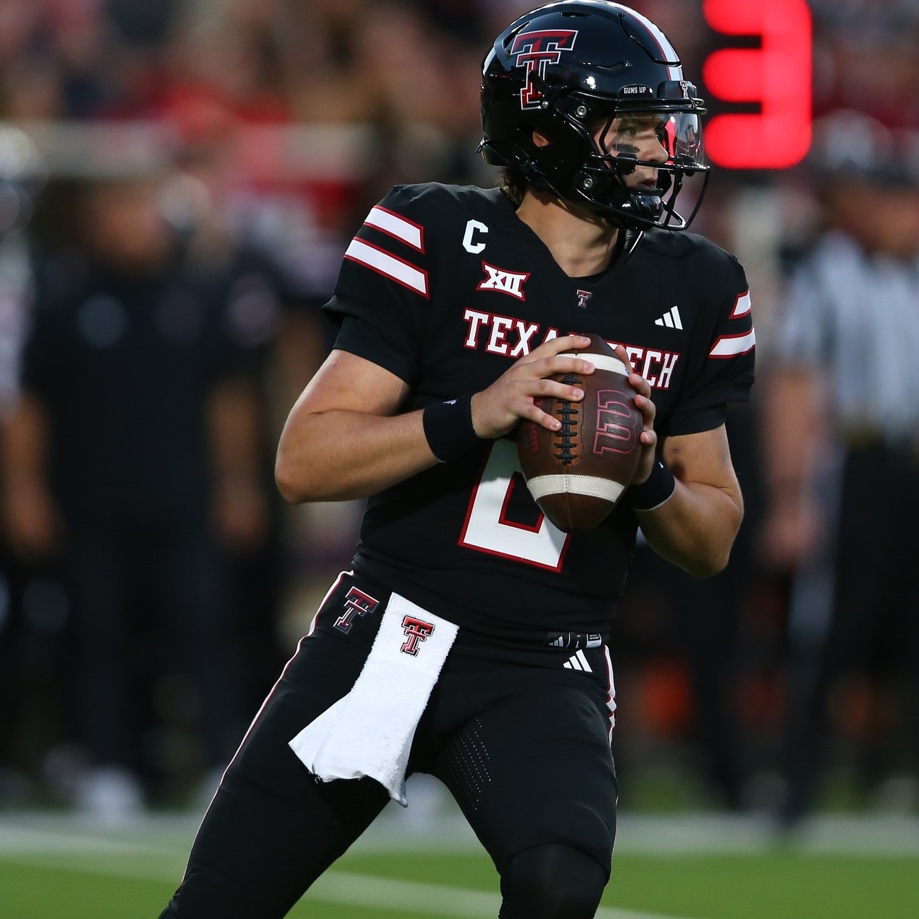 College Football DFS: Saturday Night Week 7 Picks and Predictions for DraftKings and FanDuel