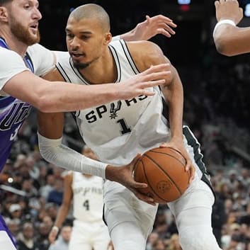 NBA DFS Picks: DraftKings Plays and Strategy for Thursday, January 22