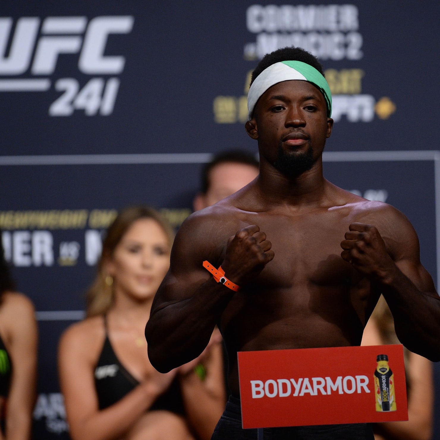DraftKings MMA: UFC Vegas 106 DFS Picks & Preview