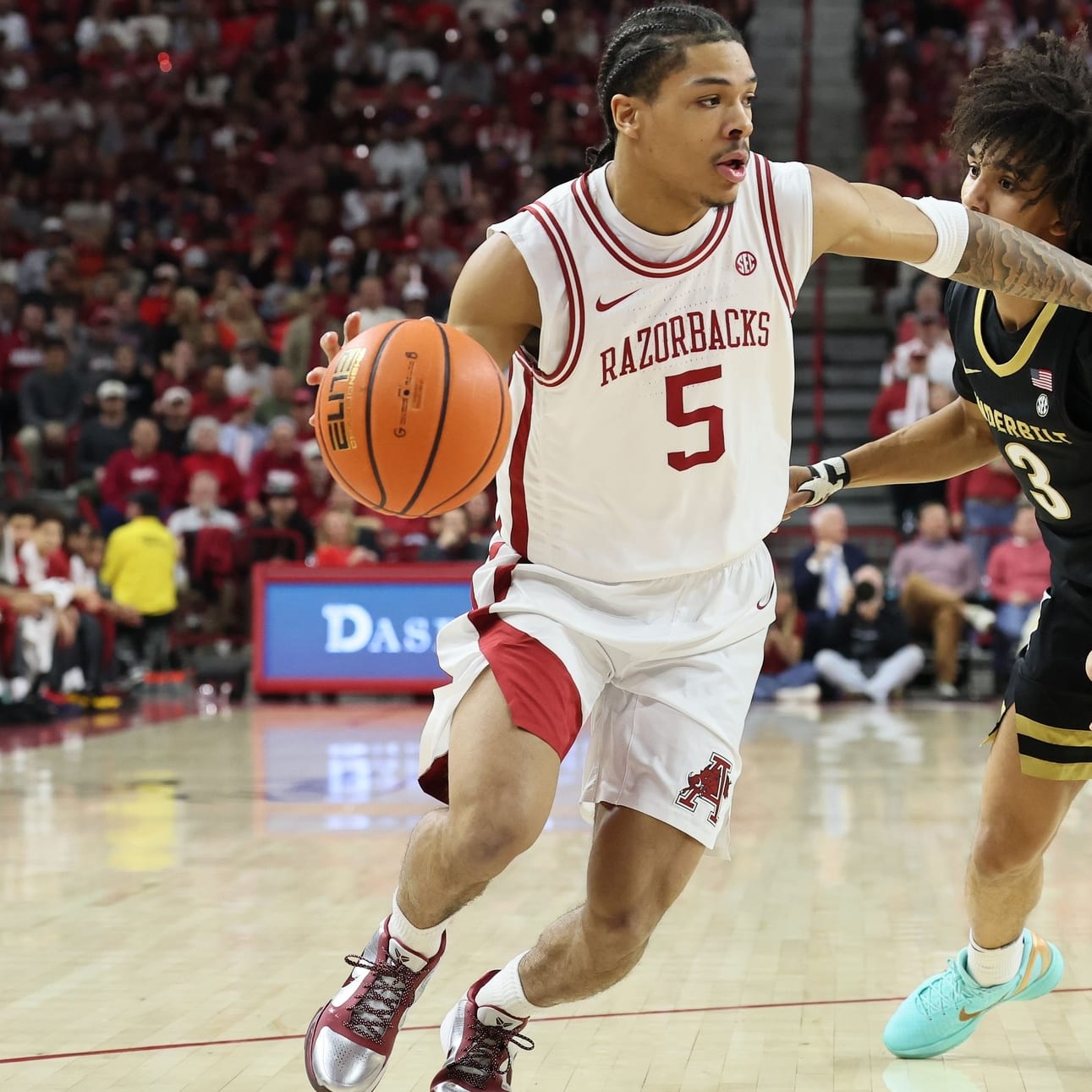 College Basketball DFS: Tuesday, January 27 Picks & Predictions