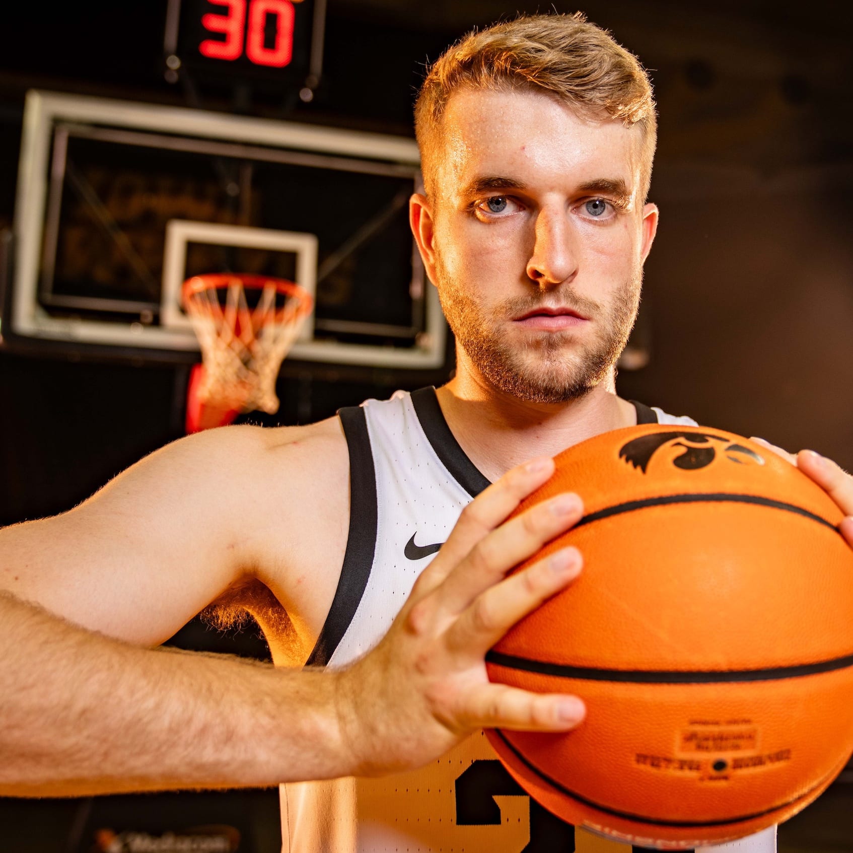 DFS College Basketball: Tuesday Preview and Picks