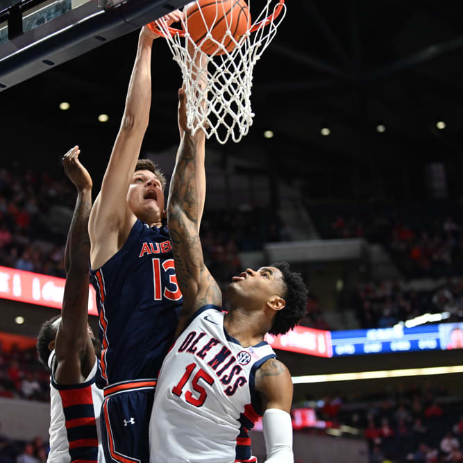 DFS College Basketball: Sunday NCAA Tournament Preview