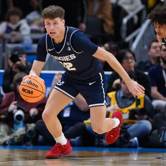 College Basketball DFS: Friday, November 7 Picks & Predictions