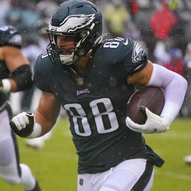 DraftKings DFS NFL Strategies for Super Bowl 57: Chiefs vs. Eagles