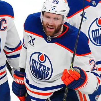 NHL DFS Picks: DraftKings Top Plays and Strategy for Thursday's Playoff Game