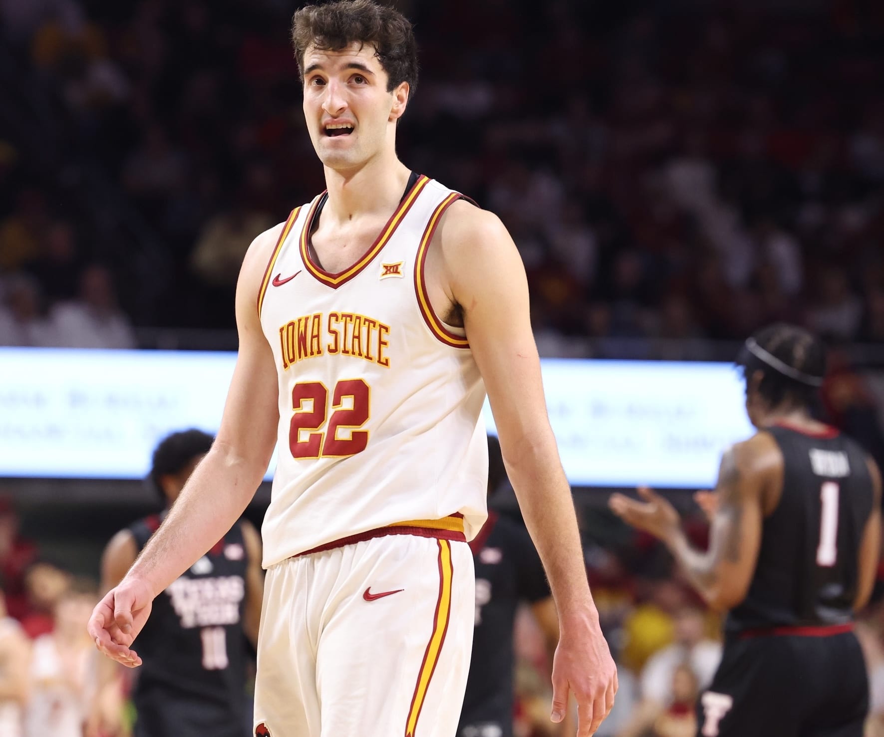 College Basketball DFS: Picks & Preview for Sunday's NCAA Tournament Round of 32