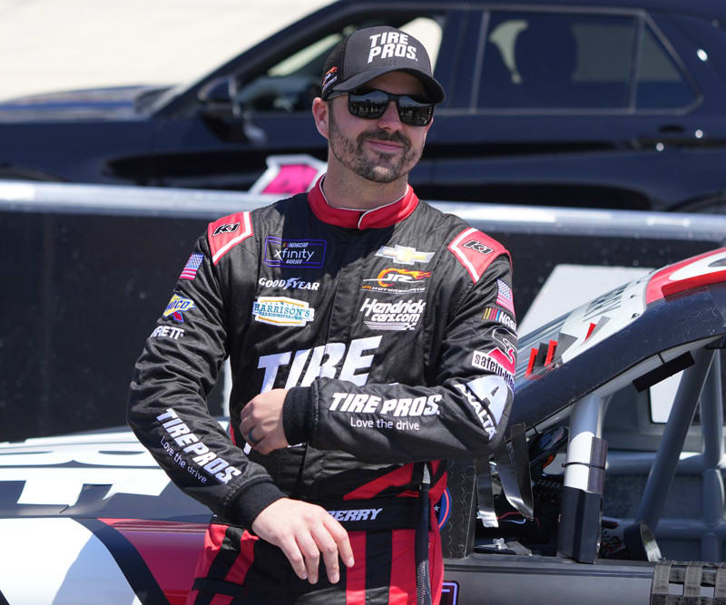 DFS NASCAR Xfinity: Mahindra ROXOR 200