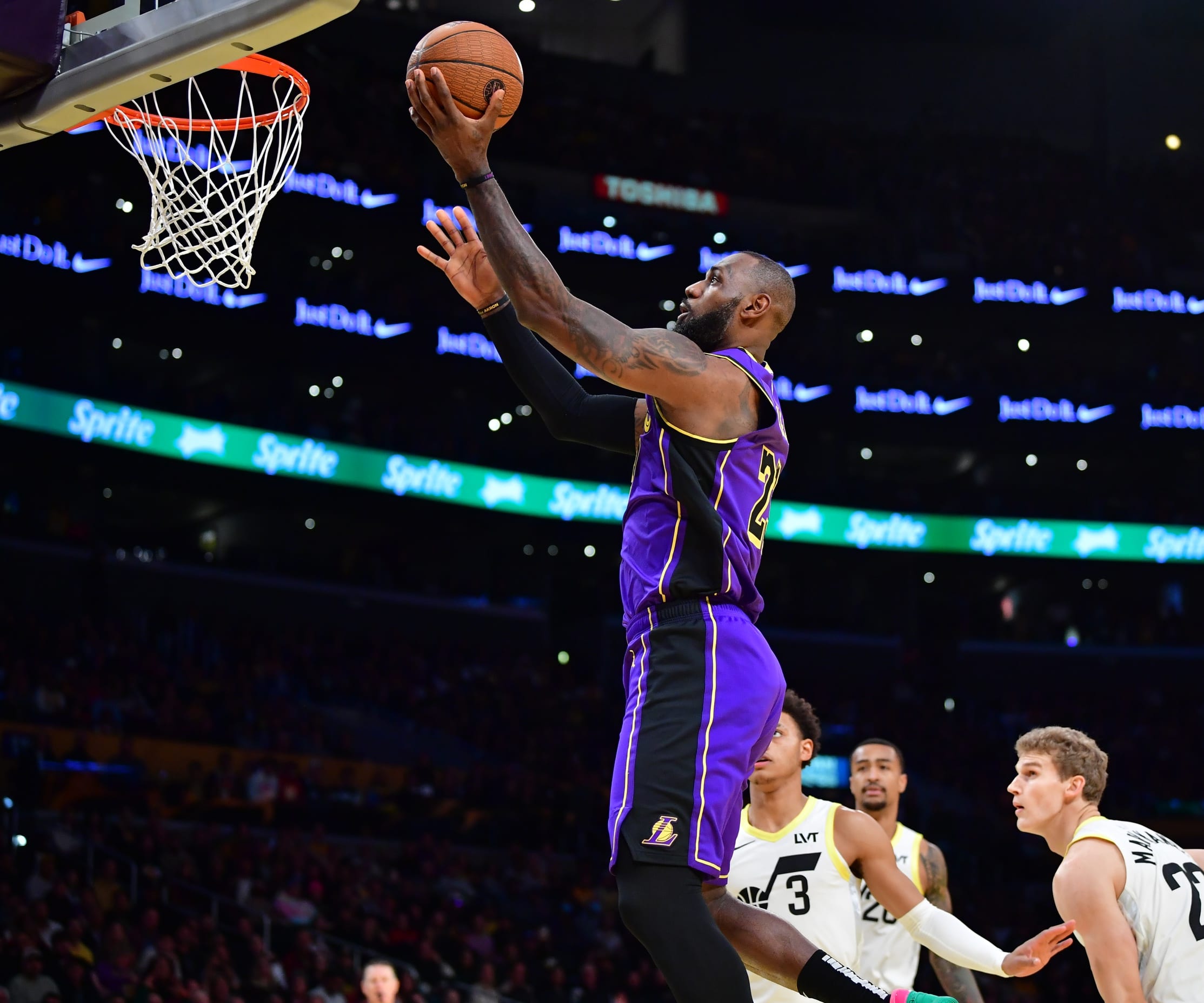 NBA Fantasy Basketball Busts 2025-26: Players to Fade in 9-Category Leagues
