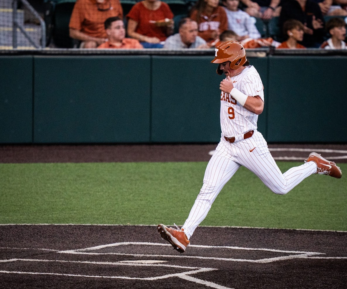 College Baseball Picks Today: Georgia vs Texas