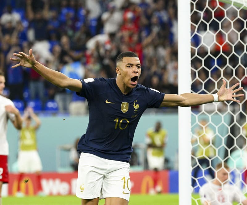 Yahoo DFS Soccer: Single-Game Contest for England vs. France