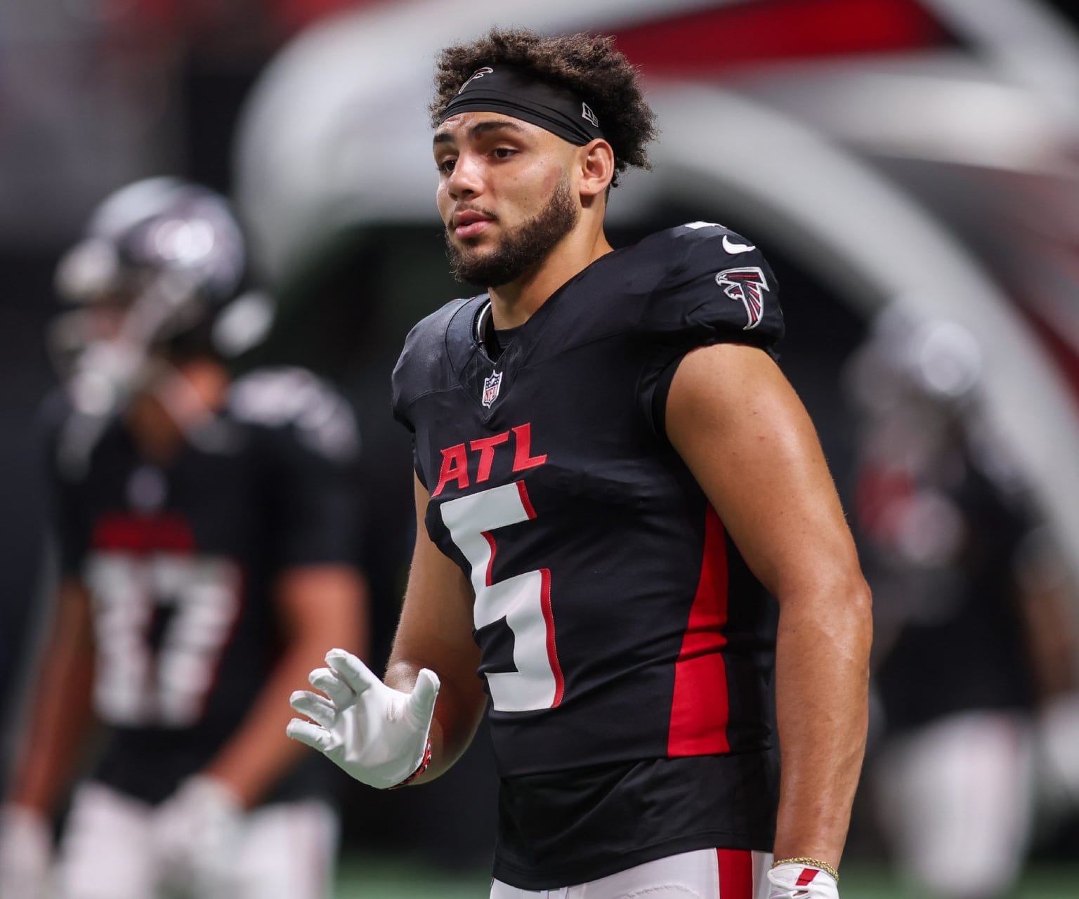 Who Should I Draft: Drake London or Bucky Irving