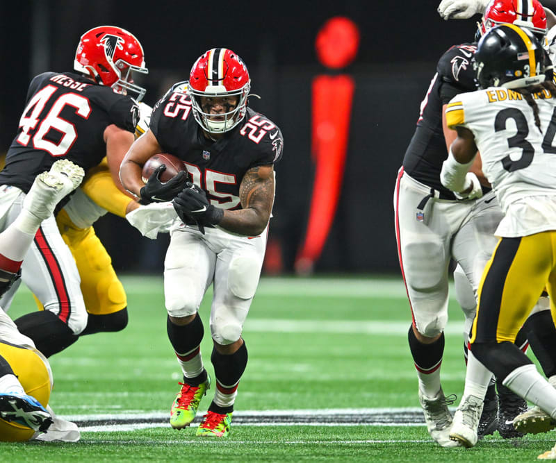 Dynasty Fantasy Football League Strategy for 2025: Five Buy-Low Targets