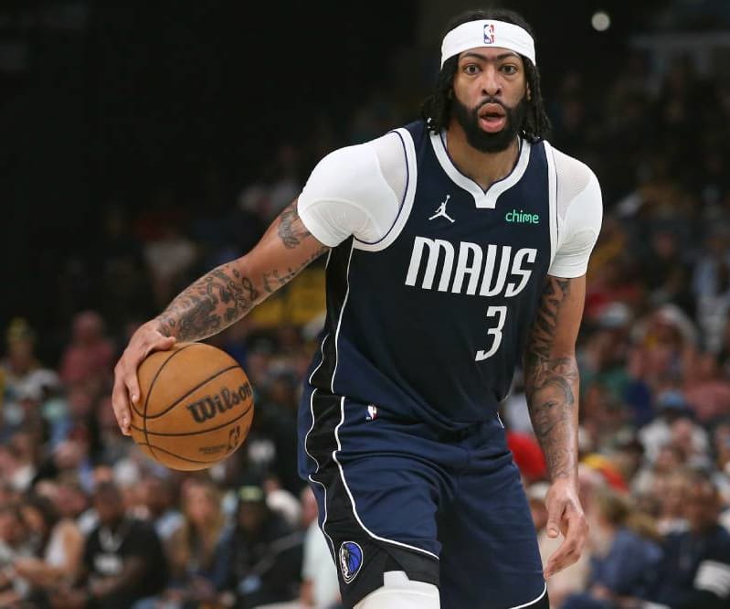 NBA Fantasy Basketball Draft: How Many Players to Draft at Each Position?