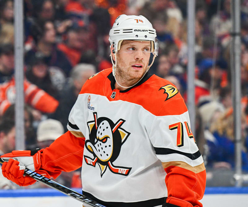 NHL Barometer: Carlson No Lame Duck In Anaheim