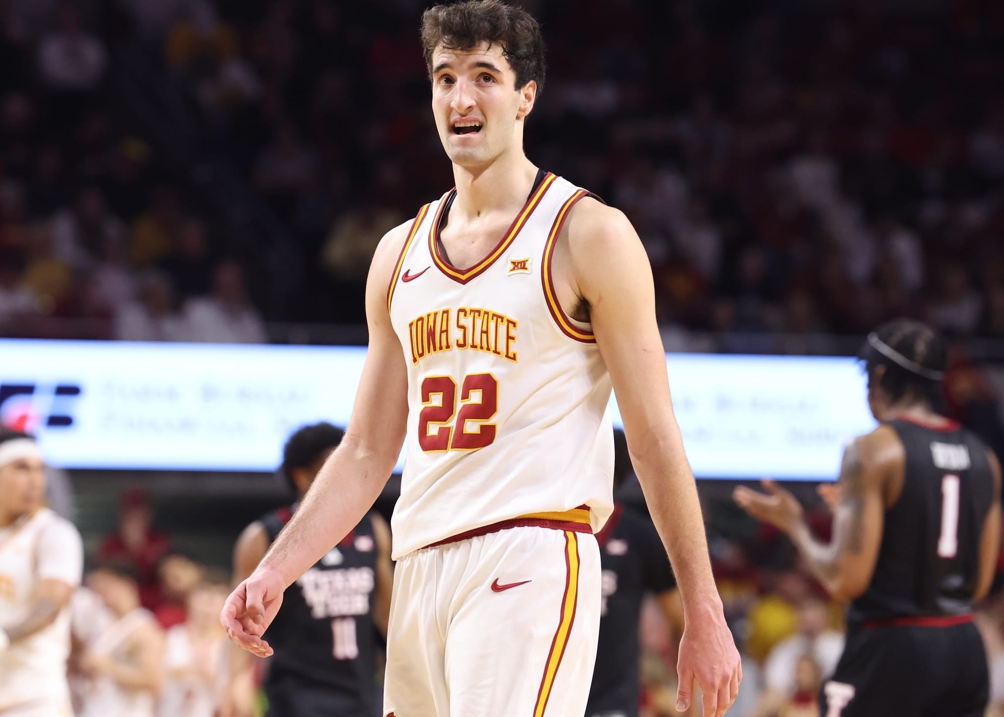 College Basketball DFS: Picks & Preview for Sunday's NCAA Tournament Round of 32