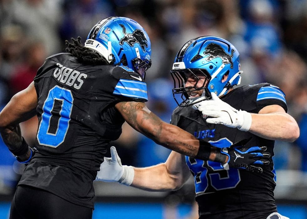 NFL Starting Lineups and NFL Optimizer: Why DFS Managers Use Both Every Week