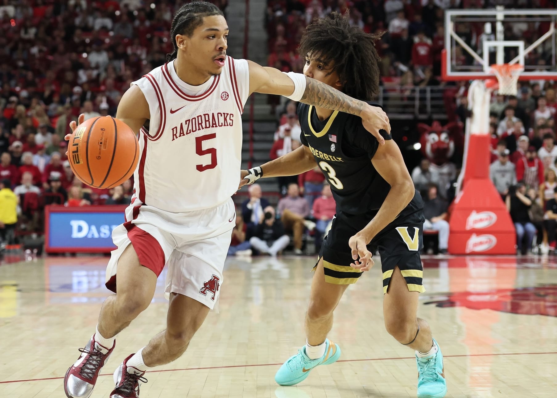 College Basketball DFS: Tuesday, January 27 Picks & Predictions