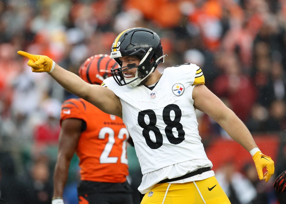 Fantasy Football Waiver Wire: Pickups for Week 8