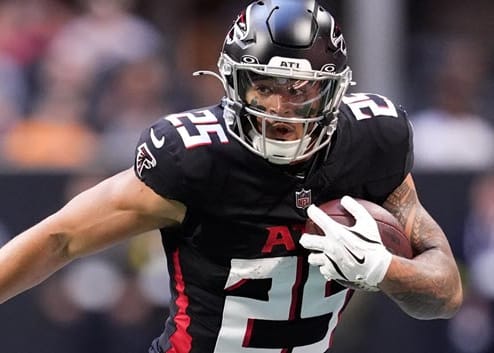 VSiN: Week 12 Best Bets Plus Baby Lottie!