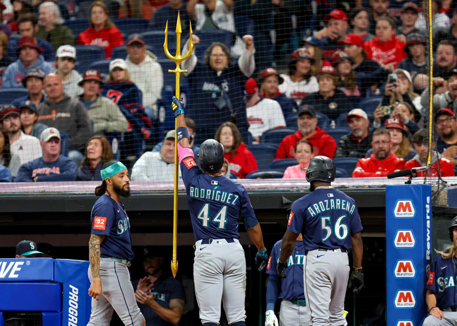 MLB DFS: DraftKings Plays and Strategy for Sunday, October 19