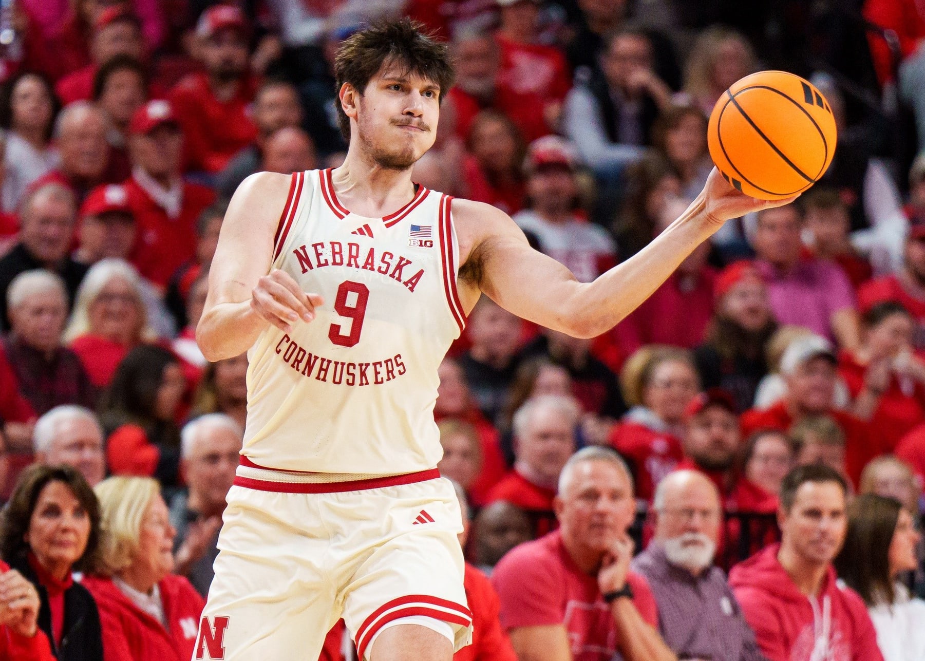 College Basketball DFS: Saturday, January 24 Picks & Predictions