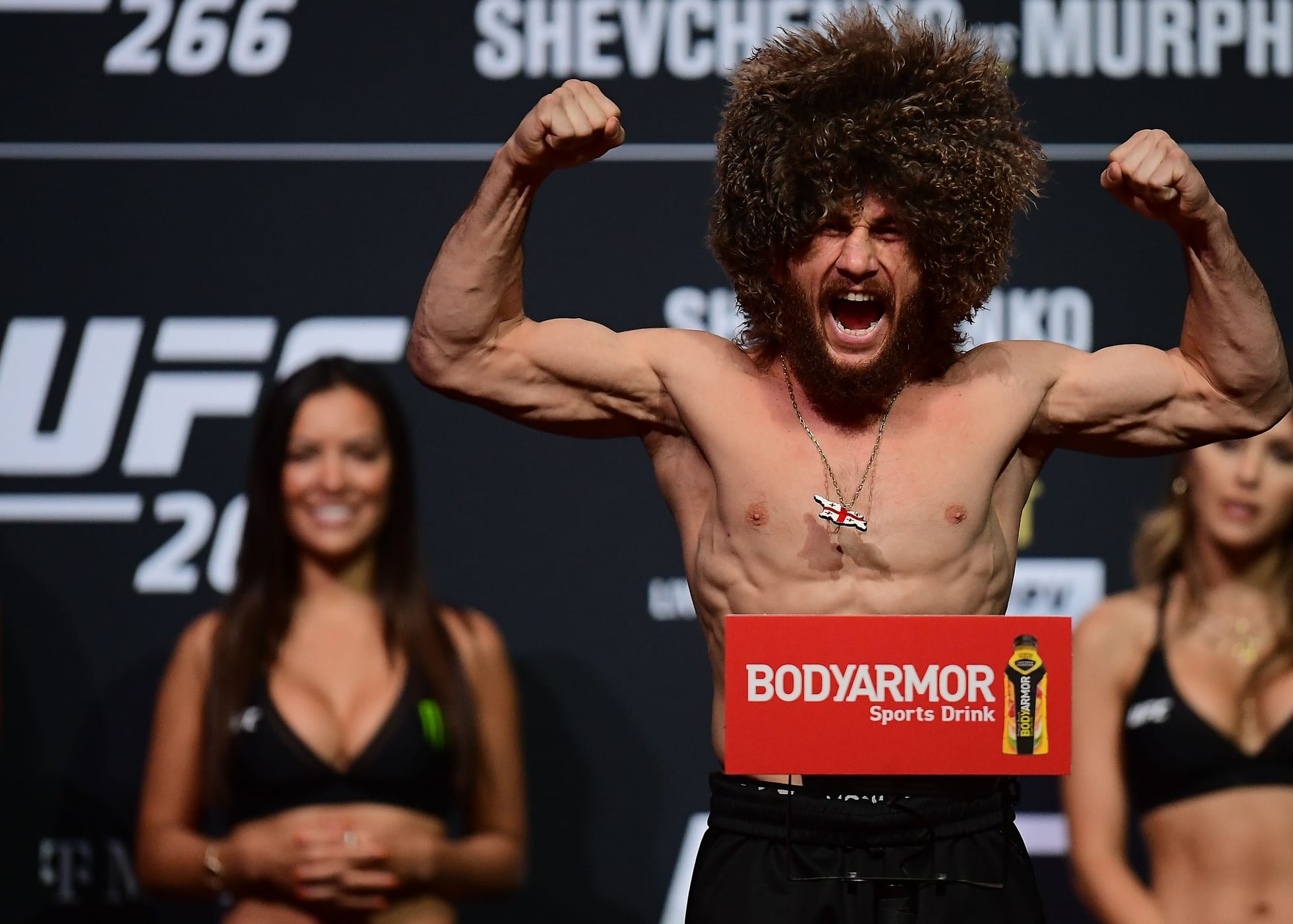 DraftKings UFC Picks: UFC 323 DFS Preview