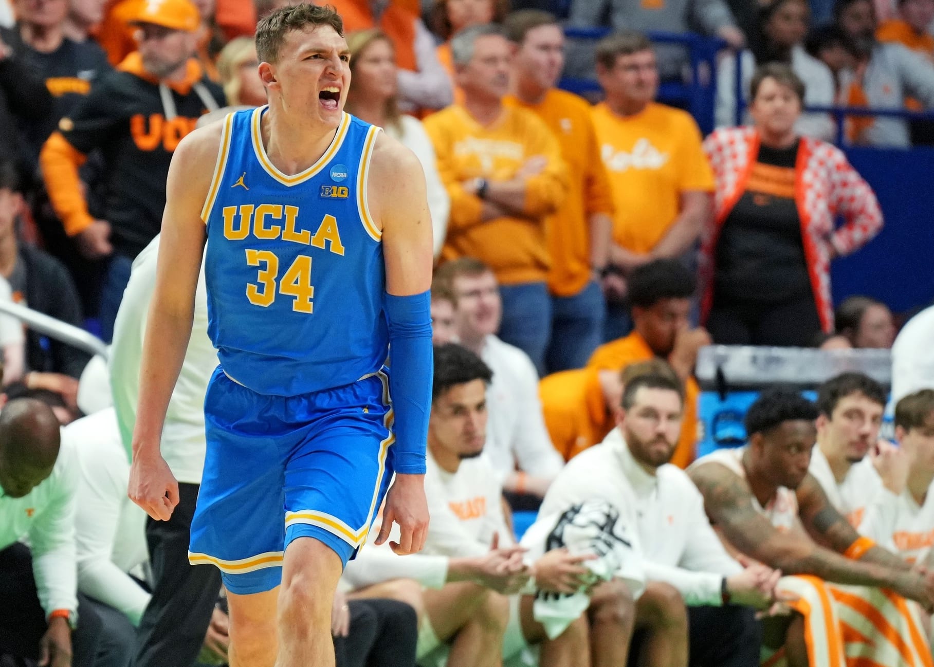 College Basketball DFS: Tuesday, December 23 Picks & Predictions