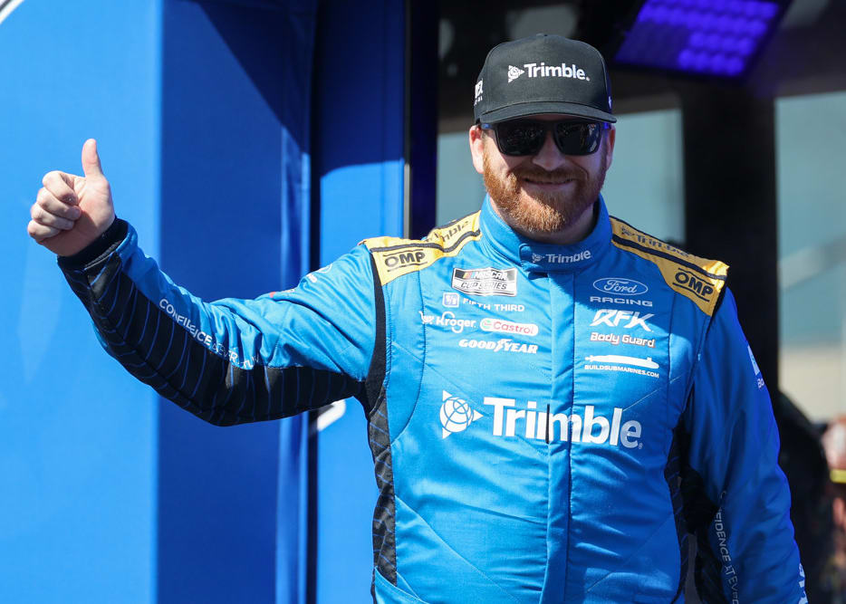 NASCAR DFS Picks and Best Bets: Straight Talk Wireless 500