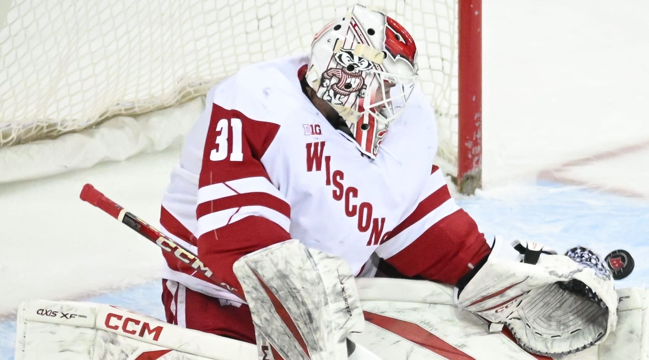 College Hockey Picks & Odds: Top Weekend Matchups to Watch