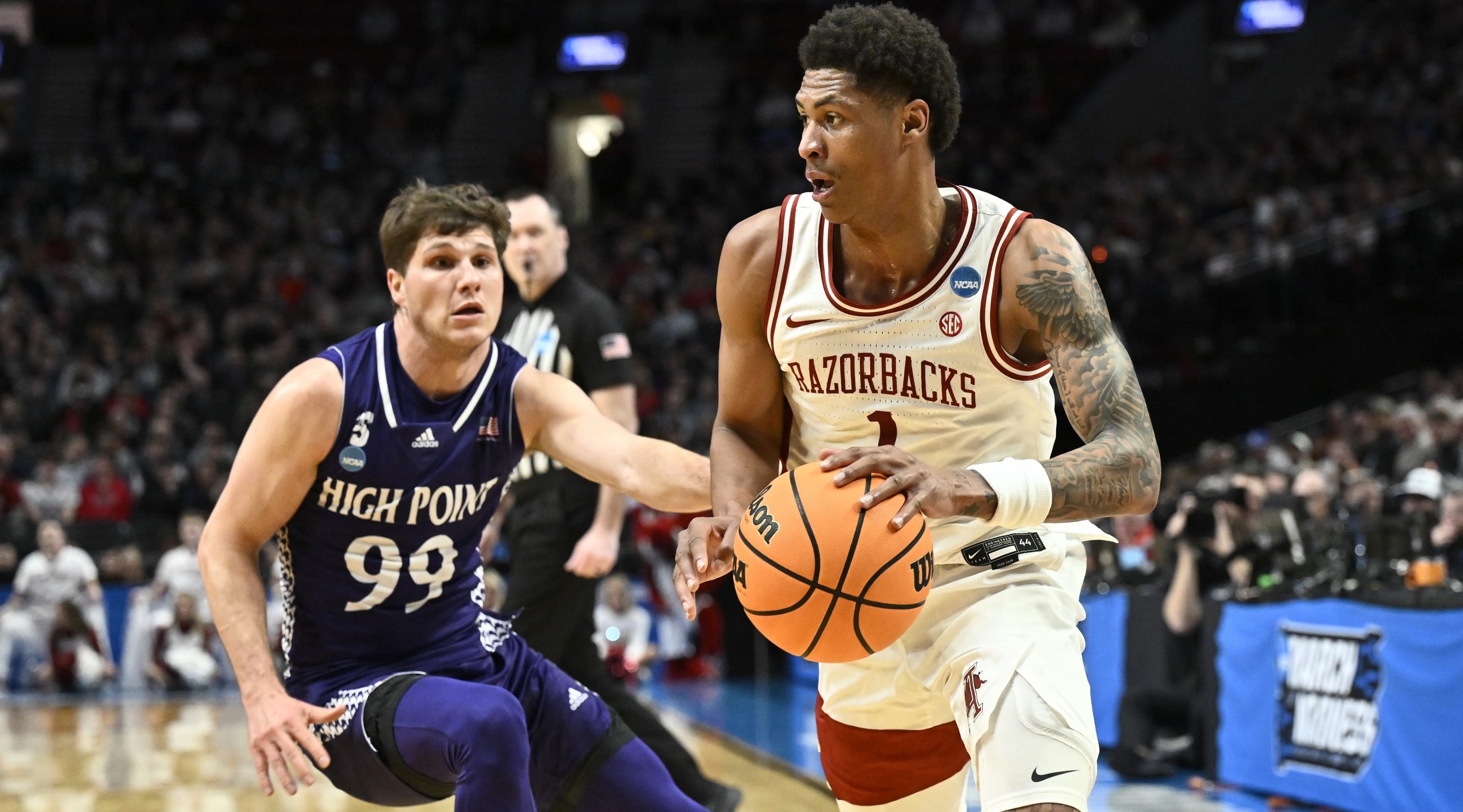 College Basketball DFS: Picks & Preview for Thursday's NCAA Tournament Sweet 16