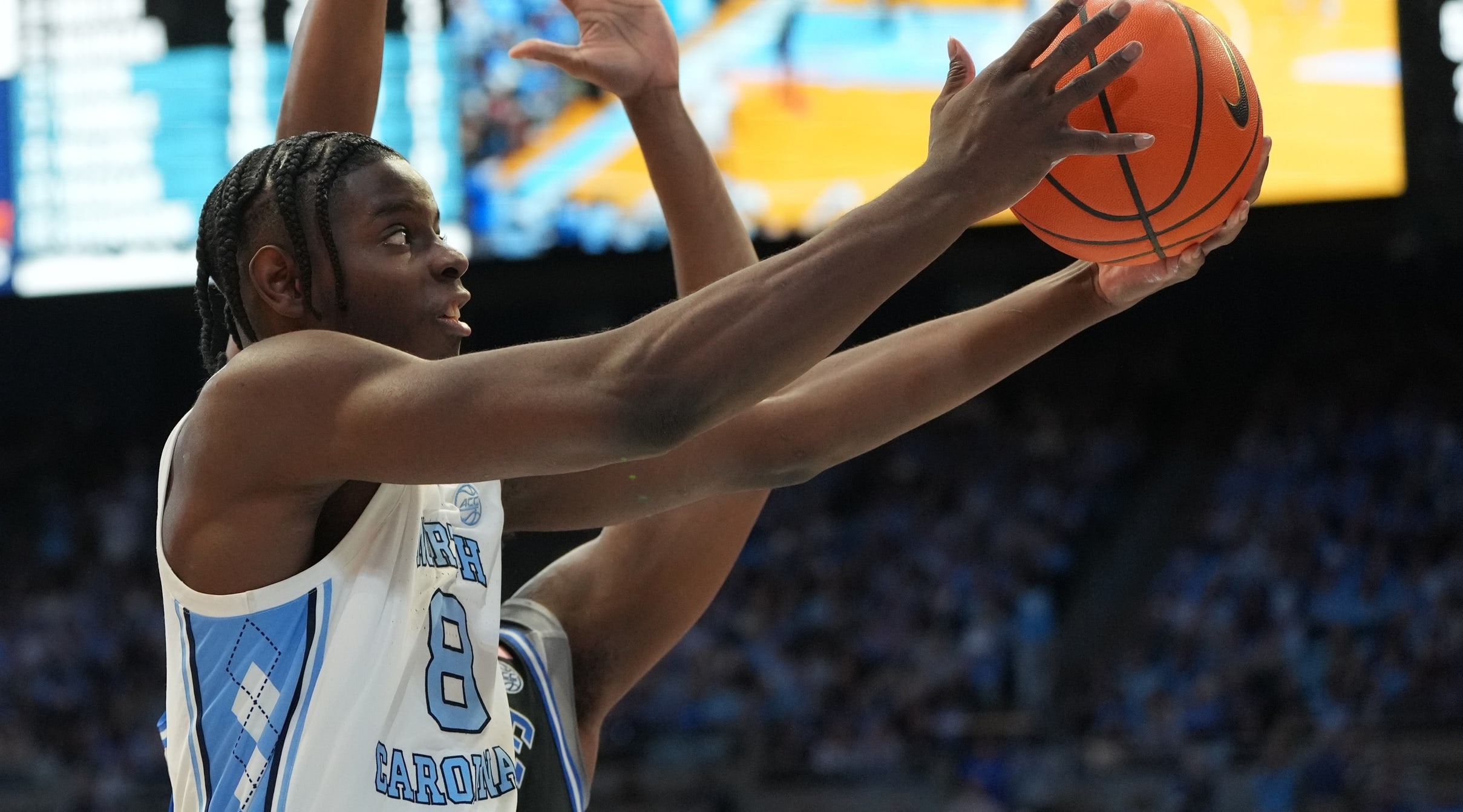 College Basketball DFS: Tuesday, February 10 Picks & Predictions