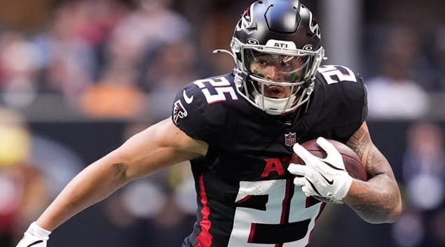 VSiN: Week 12 Best Bets Plus Baby Lottie!